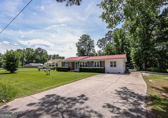 Homes for sale in Bloomingdale, GA | 7 Oak St, Bloomingdale, GA 31302 | MLS# 10781146
