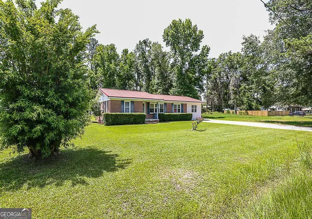 Homes for sale in Bloomingdale, GA | 7 Oak St, Bloomingdale, GA 31302 | MLS# 10781146