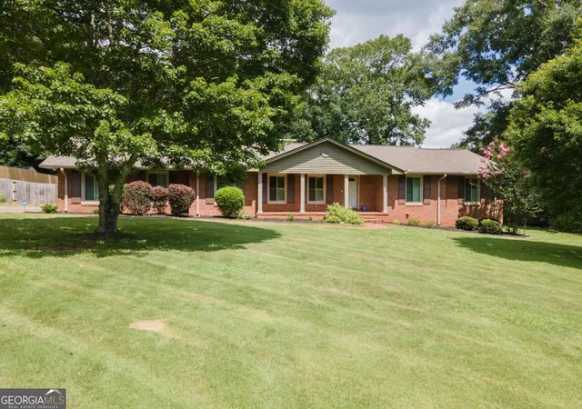 Photo 3 of Single family home for sale at 650 Azalea Dr, Lagrange, GA 30240 | MLS# 10820966 | Listing updated on 2026-09-08