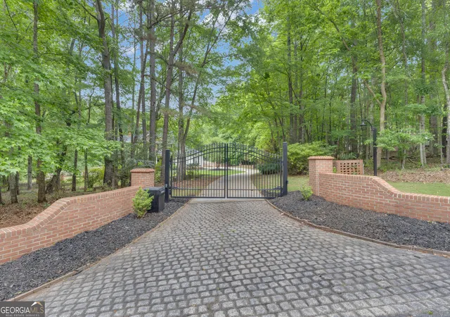 Photo 2 of Sale Pending at 295 Postwood Dr, Fayetteville, GA 30215 | MLS# 10757254 | Listing updated on 2026-05-09