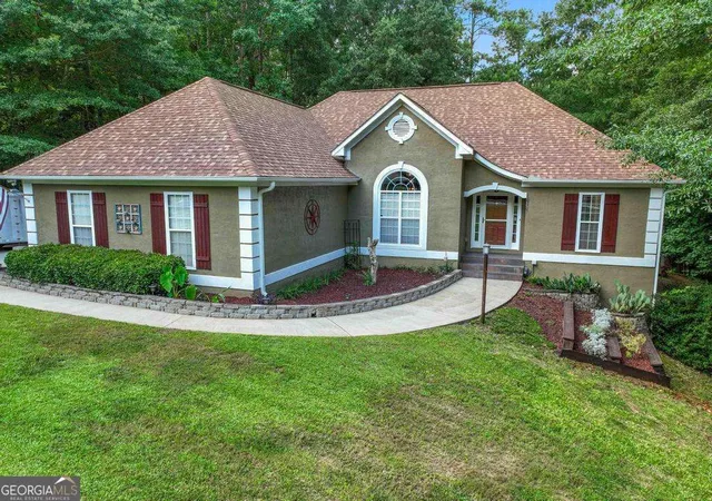 3rd image of 340 Flowers Dr, Covington, GA 30016 | MLS# 10807906
