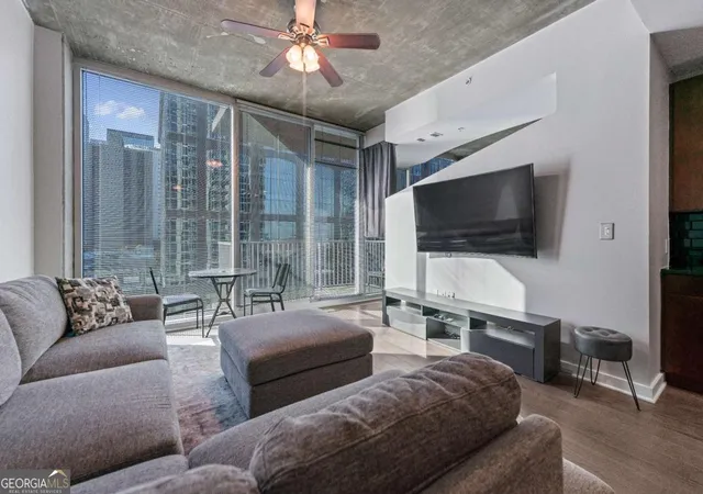 1st image of 400 W Peachtree St Nw #1009, Atlanta, GA 30308 | MLS# 10645291