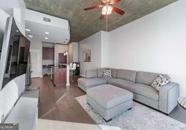 3rd image of 400 W Peachtree St Nw #1009, Atlanta, GA 30308 | MLS# 10645291