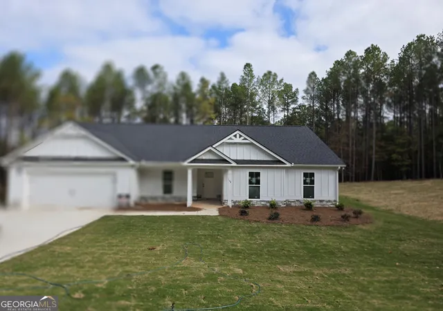 Single family home for sale at 104 Old Kincaid Rd #1, Colbert, GA 30628 | MLS# 10822268