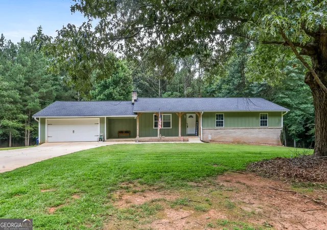 Homes for sale in Griffin, GA | 3966 W Mcintosh Rd, Griffin, GA 30223 | MLS# 10793915