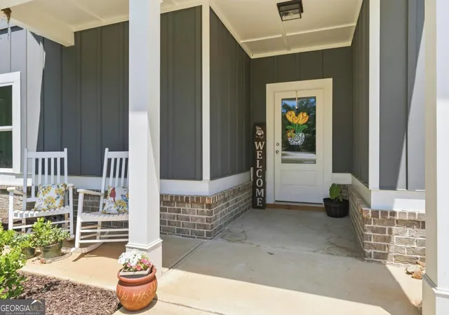 Photo 2 of Single family home for sale at 145 Pearl Moon Dr, Eatonton, GA 31024 | MLS# 10772454 | Listing updated on 2026-09-14