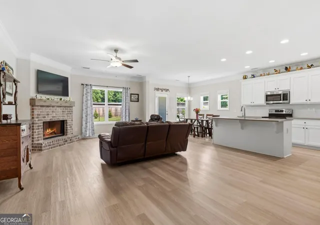 Photo 3 of Single family home for sale at 145 Pearl Moon Dr, Eatonton, GA 31024 | MLS# 10772454 | Listing updated on 2026-09-14