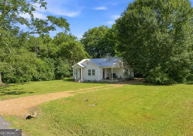 Photo 2 of Single family home for sale at 100 1st St, Summerville, GA 30747 | MLS# 10834431 | Listing updated on 2026-09-16