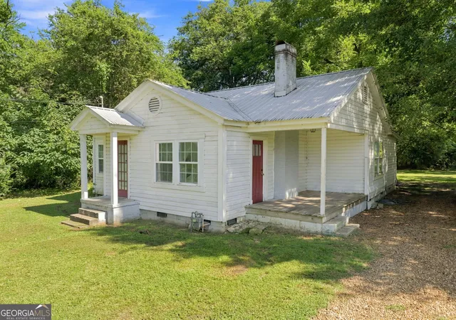 Photo 4 of Single family home for sale at 100 1St St, Summerville, GA 30747 | MLS# 10834431 | Listing updated on 2026-09-16