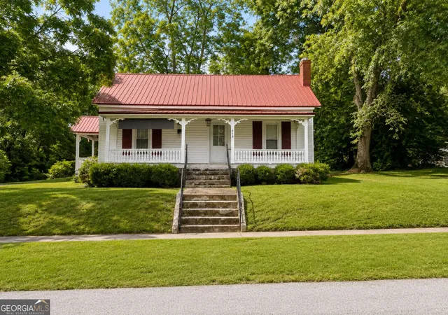 Photo 1 of Single family home for sale at 410 Zebulon St, Barnesville, GA 30204 | MLS# 10792946 | Listing updated on 2026-09-11