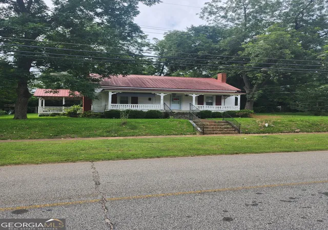 Homes for sale in Barnesville, GA | 410 Zebulon St, Barnesville, GA 30204 | MLS# 10792946