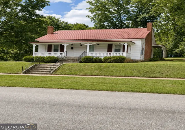 Photo 2 of Single family home for sale at 410 Zebulon St, Barnesville, GA 30204 | MLS# 10792946 | Listing updated on 2026-09-11