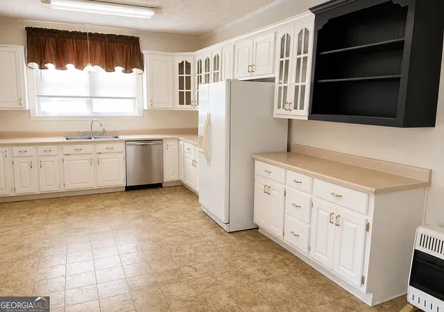 Photo 4 of Single family home for sale at 410 Zebulon St, Barnesville, GA 30204 | MLS# 10792946 | Listing updated on 2026-09-11