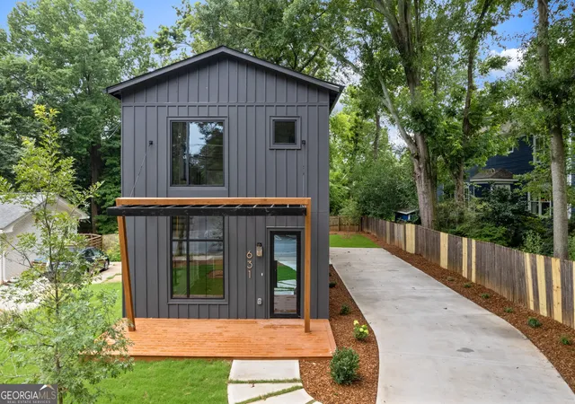 1st image of 631 Flat Shoals Ave Se, Atlanta, GA 30316 | MLS# 10816136