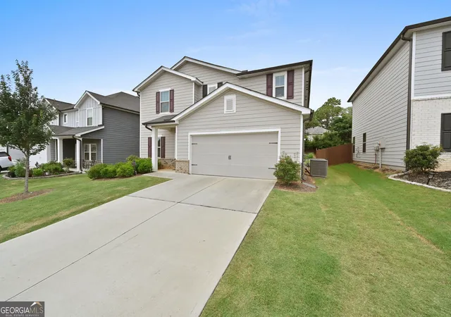 Photo 3 of Single family home for sale at 4939 Dufour Dr, Lilburn, GA 30047 | MLS# 10824317 | Listing updated on 2026-08-26