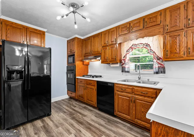 Photo 3 of Sale Pending at 1732 E Mercer Dr, Griffin, GA 30223 | MLS# 10793968 | Listing updated on 2026-09-11