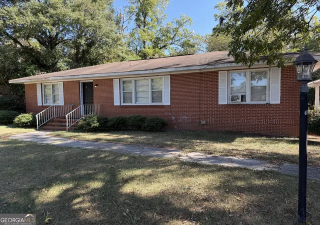 Photo 1 of Single family home for sale at 2560 Anderson Dr, Macon, GA 31206 | MLS# 10871898 | Listing updated on 2026-10-27