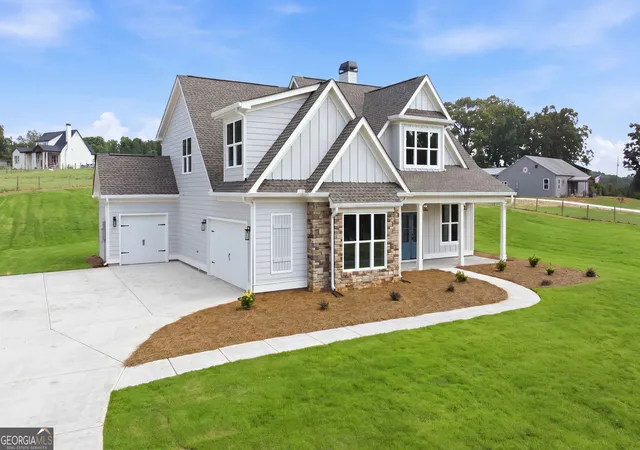 Photo 3 of Single family home for sale at 687 Hoods Academy Rd, Commerce, GA 30529 | MLS# 10812852 | Listing updated on 2026-09-06