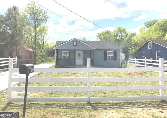 Photo 3 of Single family home for sale at 652 Moreland Ave, Macon, GA 31206 | MLS# 10824476 | Listing updated on 2026-08-26