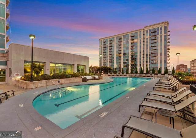 2nd image of 250 Pharr Rd Ne, Atlanta, GA 30305