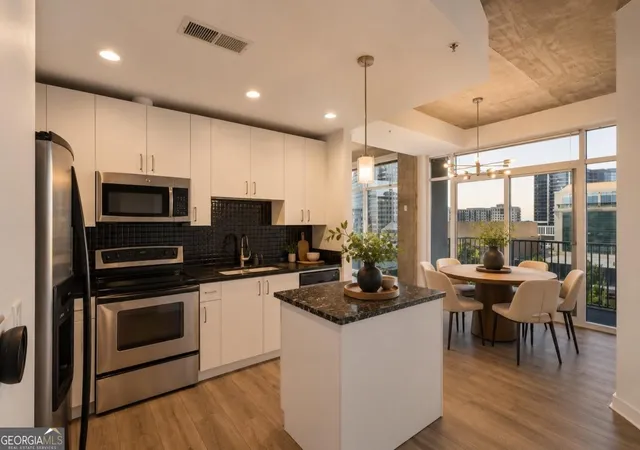 Homes for sale in Atlanta, GA | 250 Pharr Rd Ne #808, Atlanta, GA 30305 | MLS# 10780600