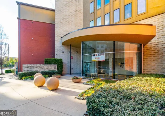 2nd image of 400 17Th St Nw, Atlanta, GA 30363