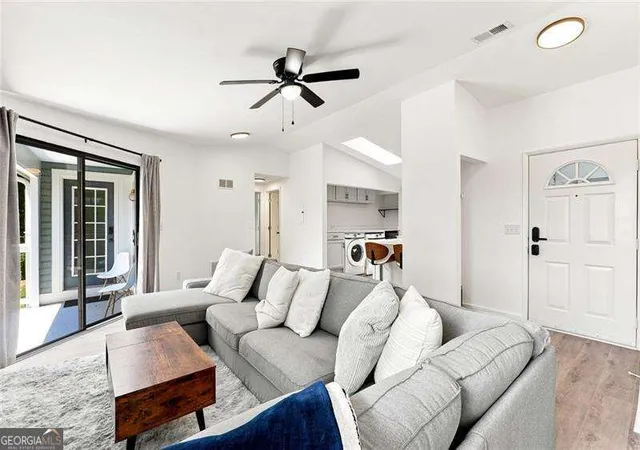 Photo 4 of Condo for sale at 1362 Keys Lake Dr Ne, Atlanta, GA 30319 | MLS# 10825933 | Listing updated on 2026-09-23
