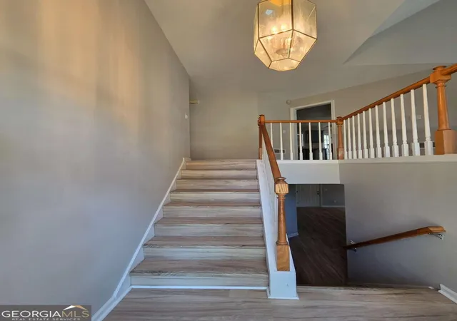 3rd image of 3860 Brookview Pt, Decatur, GA 30034 | MLS# 10797900