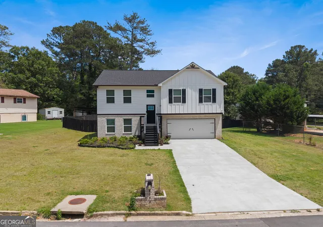 2nd image of 8290 San Jose Trl, Jonesboro, GA 30236 | MLS# 10770155