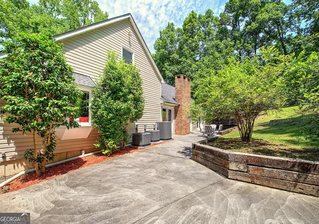 Homes for sale in Calhoun, GA | 224 Shadowood Dr Se, Calhoun, GA 30701 | MLS# 10800429