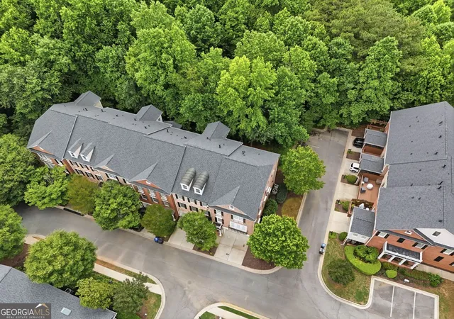 Photo 3 of Townhouse for sale at 5511 Waters Edge Trl, Roswell, GA 30075 | MLS# 10833081 | Listing updated on 2026-09-15