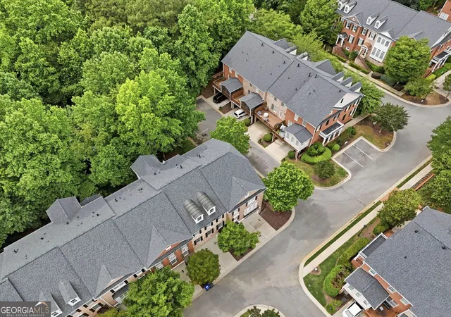 Photo 4 of Townhouse for sale at 5511 Waters Edge Trl, Roswell, GA 30075 | MLS# 10833081 | Listing updated on 2026-09-15