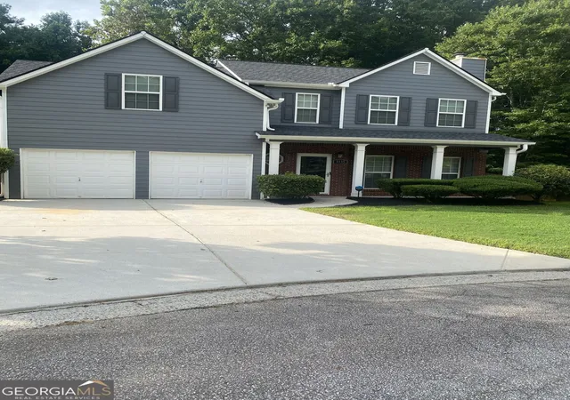 Photo 2 of Single family home for sale at 4135 Landover Ct, Austell, GA 30106 | MLS# 10824954 | Listing updated on 2026-09-14