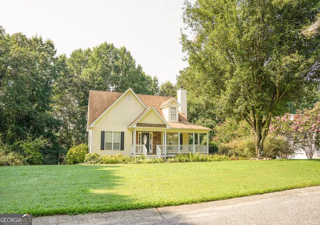 Photo 3 of Single family home for sale at 6960 N Glen Dr, Cumming, GA 30028 | MLS# 10816274 | Listing updated on 2026-09-21