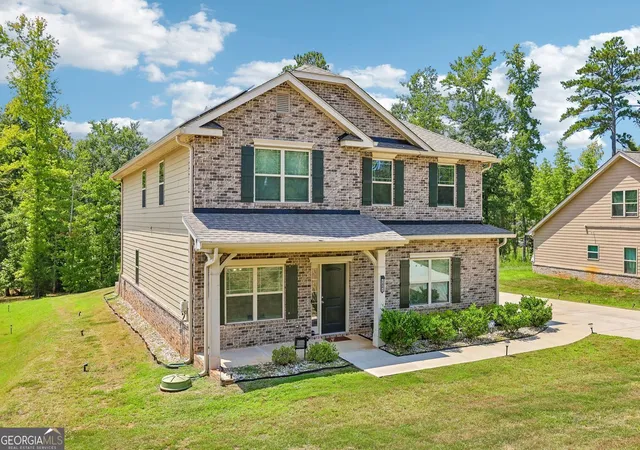 Photo 2 of Single family home for sale at 1841 Abbey Rd, Griffin, GA 30223 | MLS# 10831618 | Listing updated on 2026-09-07