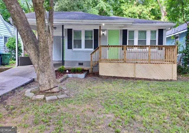 Photo 1 of Single family home for sale at 433 W Lake Ave Nw, Atlanta, GA 30318 | MLS# 10826123 | Listing updated on 2026-08-28