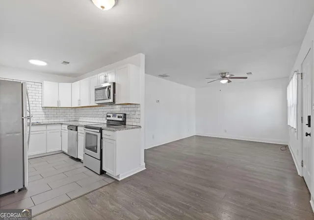 Photo 3 of Single family home for sale at 433 W Lake Ave Nw, Atlanta, GA 30318 | MLS# 10826123 | Listing updated on 2026-08-28