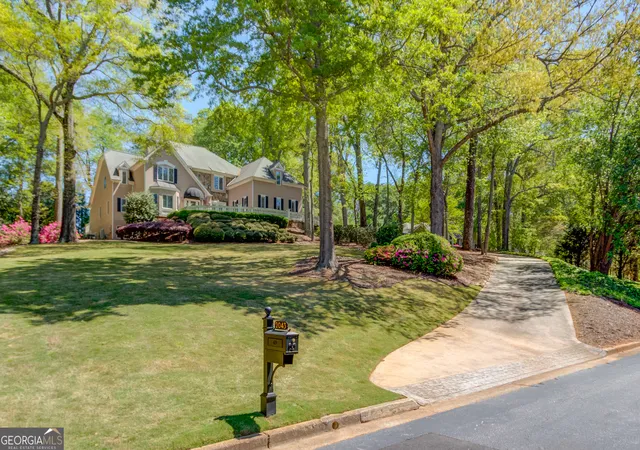Photo 3 of Single family home for sale at 2043 Burgundy Dr, Braselton, GA 30517 | MLS# 10740315 | Listing updated on 2026-10-04