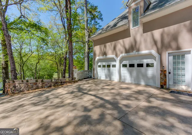 Photo 3 of Single family home for sale at 2043 Burgundy Dr, Braselton, GA 30517 | MLS# 10740315 | Listing updated on 2026-10-04