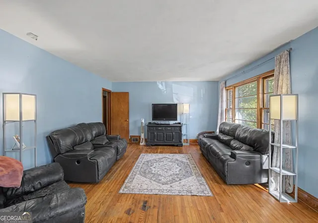Photo 2 of Single family home for sale at 185 Northcrest Dr, Athens, GA 30601 | MLS# 10804606 | Listing updated on 2026-08-31