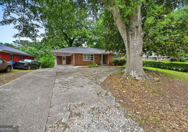 Photo 3 of Sale Pending at 2397 Tilson Rd, Decatur, GA 30032 | MLS# 10789250 | Listing updated on 2026-10-05