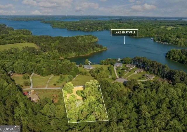 1st image of 424 Harbor Point Cir #LOT 8, Hartwell, GA 30643 | MLS# 10798840