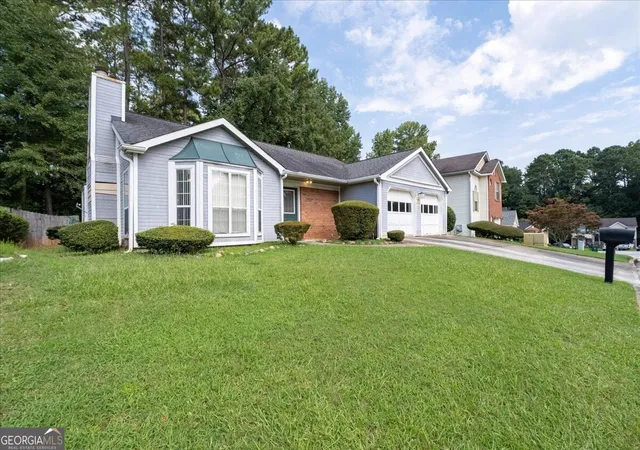Photo 3 of Single family home for sale at 511 Barclay Ct, Stone Mountain, GA 30083 | MLS# 10826702 | Listing updated on 2026-09-17