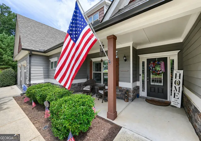 Photo 3 of Single family home for sale at 9 Lake Sydney Dr, Dawsonville, GA 30534 | MLS# 10808436 | Listing updated on 2026-08-29