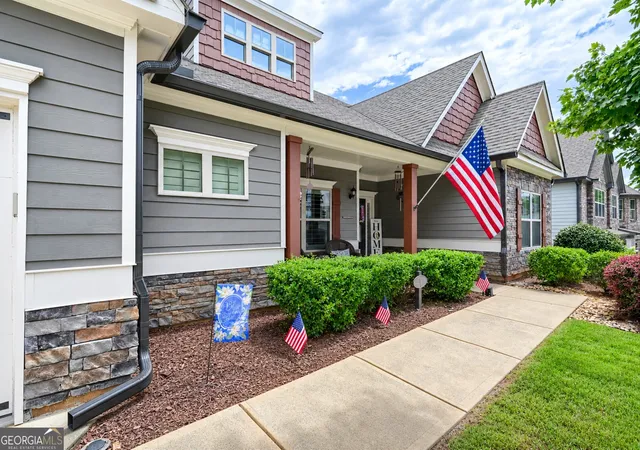 Photo 3 of Single family home for sale at 9 Lake Sydney Dr, Dawsonville, GA 30534 | MLS# 10808436 | Listing updated on 2026-08-29