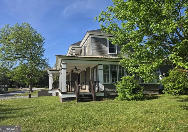 Photo 3 of Single family home for sale at 246 Newnan St, Franklin, GA 30217 | MLS# 10762380 | Listing updated on 2026-07-11