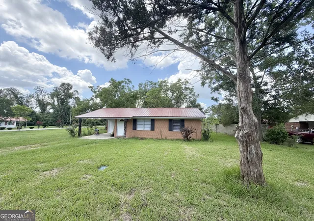 Photo 1 of Single family home for sale at 5 Lakeside Dr, Hazlehurst, GA 31539 | MLS# 10796323 | Listing updated on 2026-07-14