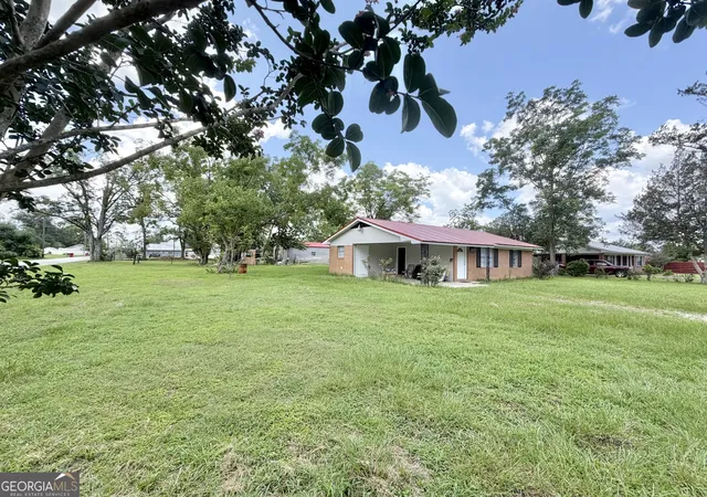 Photo 3 of Single family home for sale at 5 Lakeside Dr, Hazlehurst, GA 31539 | MLS# 10796323 | Listing updated on 2026-07-14