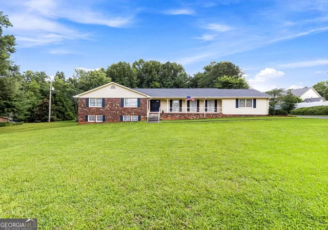 Photo 1 of Single family home for sale at 2405 Post Oak Tritt Rd, Marietta, GA 30062 | MLS# 10811209 | Listing updated on 2026-10-08