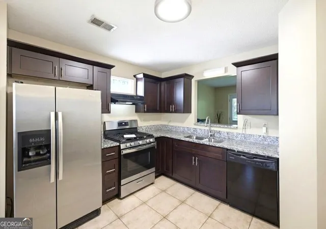 Photo 4 of Sale Pending at 4211 Wingfoot Ct, Decatur, GA 30035 | MLS# 10835464 | Listing updated on 2026-09-26